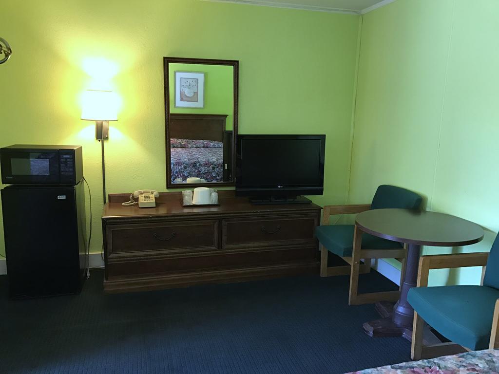 Economy Inn Данвилл Экстерьер фото