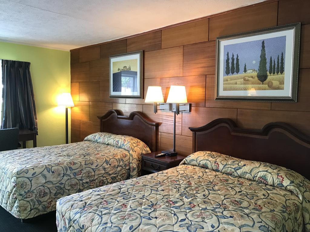 Economy Inn Данвилл Экстерьер фото